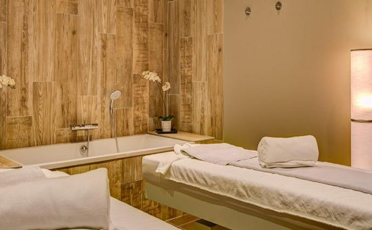 Hotel Le Royal Ours Blanc, Alpe d'Huez, Massage Tables